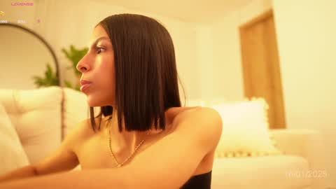 Snapshot of veronica_mendez1 chatting on January 16, 11:15 am Veronica online show from January 16, 11:15 am