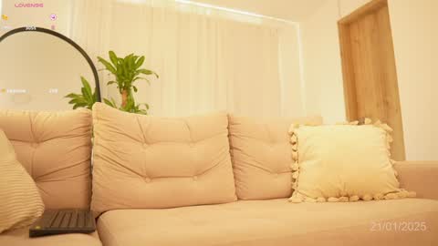 Snapshot of veronica_mendez1 chatting on January 21, 2:37 pm Veronica online show from January 21, 2:37 pm