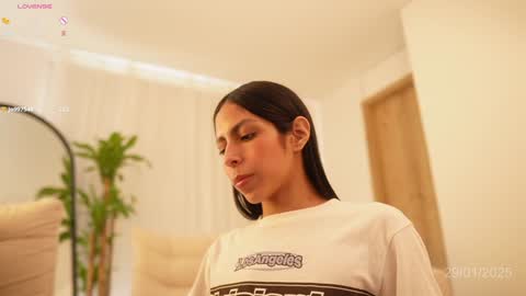 Snapshot of veronica_mendez1 chatting on January 29, 2:21 pm Veronica online show from January 29, 2:21 pm