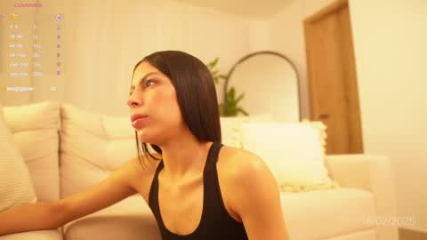 Snapshot of veronica_mendez1 chatting on February 16, 11:05 am Veronica online show from February 16, 11:05 am