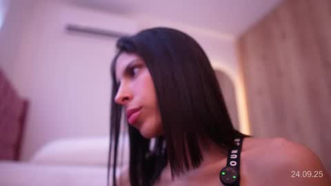 Snapshot of veronica_mendez1 chatting on September 24, 12:30 pm Veronica online show from September 24, 12:30 pm