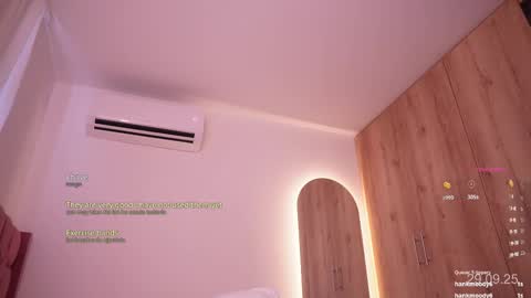 Snapshot of veronica_mendez1 chatting on September 29, 1:05 pm Veronica online show from September 29, 1:05 pm