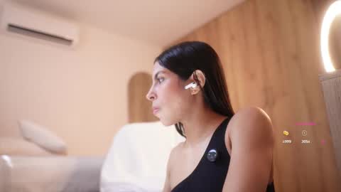 Veronica online show from February 12, 3:51 pm