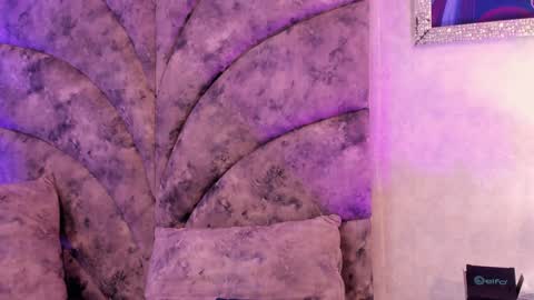 Veronica Olson online show from January 31, 3:00 pm