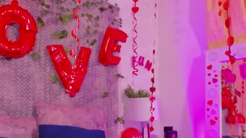 Veronica Olson online show from February 15, 5:51 am