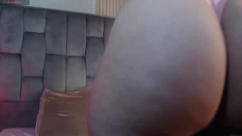 Snapshot of veronica_saenzz1 chatting on March 2, 12:20 am Vero online show from March 2, 12:20 am