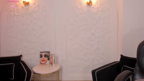 Snapshot of veronicablue1 chatting on July 28, 3:21 pm Vero online show from July 28, 3:21 pm
