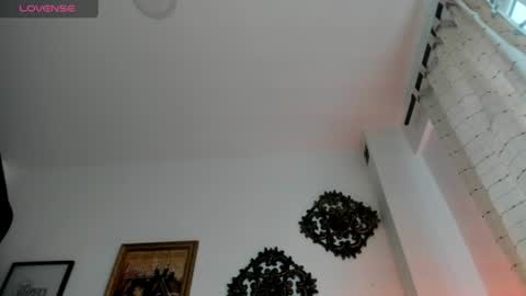 Veronica Gills online show from July 13, 6:33 pm