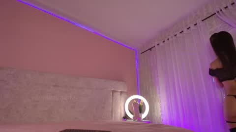 Snapshot of veronicamartin_ chatting on November 24, 9:36 pm Vero online show from November 24, 9:36 pm