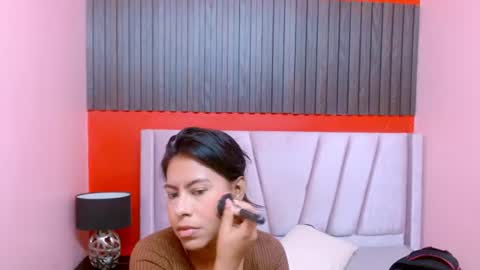 Veronica Robles online show from June 12, 7:02 pm