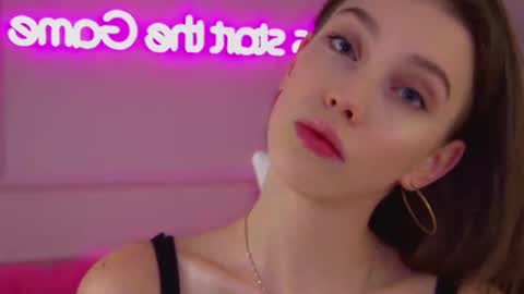 Snapshot of veronicavance chatting on September 16, 6:58 am Veronica online show from September 16, 6:58 am