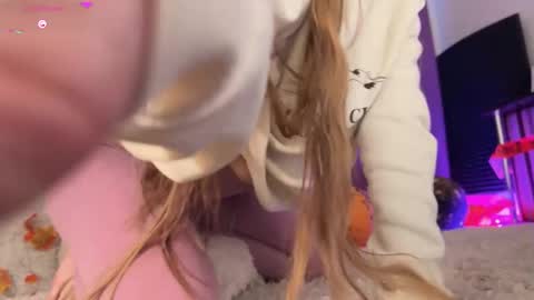 Snapshot of veronikaav chatting on November 6, 8:15 am VeronikaAV online show from November 6, 8:15 am