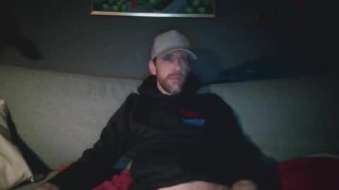 Snapshot of versatilexswede chatting on November 17, 3:56 am John online show from November 17, 3:56 am