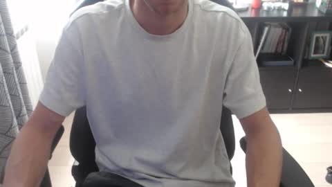 Snapshot of verto159753 chatting on October 21, 12:06 pm verto159753 online show from October 21, 12:06 pm