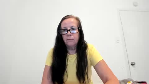 Snapshot of verysassypeachgoddess chatting on May 18, 12:33 pm verysassypeachgoddess online show from May 18, 12:33 pm