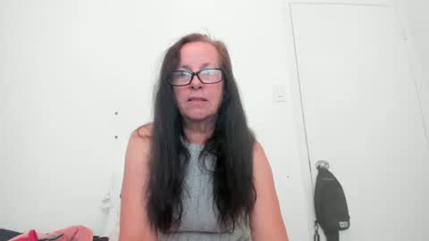 Snapshot of verysassypeachgoddess chatting on May 26, 1:51 pm verysassypeachgoddess online show from May 26, 1:51 pm