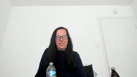 Snapshot of verysassypeachgoddess chatting on June 4, 1:06 pm verysassypeachgoddess online show from June 4, 1:06 pm