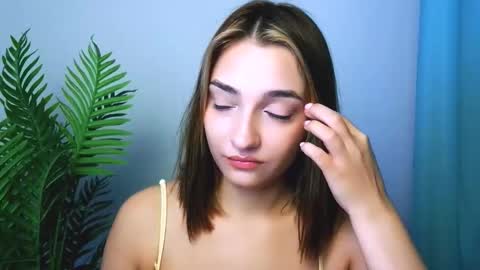 Snapshot of veryveryshygirl chatting on November 15, 6:55 am Ana online show from November 15, 6:55 am