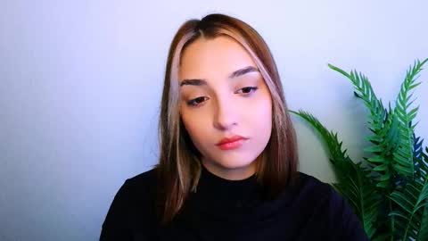 Snapshot of veryveryshygirl chatting on December 22, 10:12 am Ana online show from December 22, 10:12 am