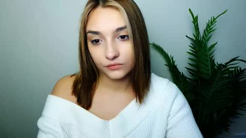 Snapshot of veryveryshygirl chatting on January 9, 2:20 pm Ana online show from January 9, 2:20 pm