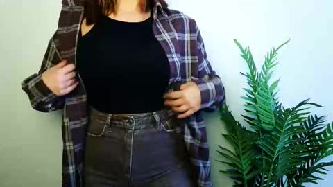 Snapshot of veryveryshygirl chatting on January 10, 1:02 pm Ana online show from January 10, 1:02 pm