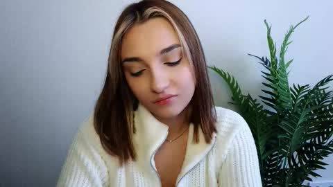 Snapshot of veryveryshygirl chatting on January 13, 9:25 am Ana online show from January 13, 9:25 am