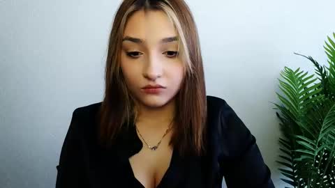 Snapshot of veryveryshygirl chatting on February 26, 12:37 pm Ana online show from February 26, 12:37 pm