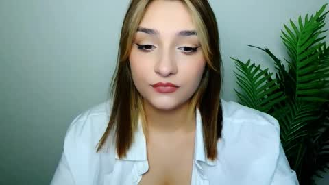 Snapshot of veryveryshygirl chatting on February 28, 8:10 pm Ana online show from February 28, 8:10 pm