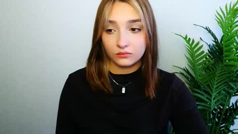 Snapshot of veryveryshygirl chatting on March 3, 1:06 pm Ana online show from March 3, 1:06 pm