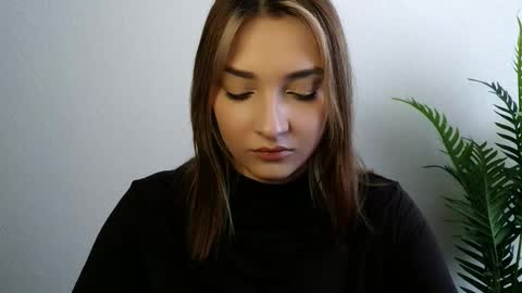 Snapshot of veryveryshygirl chatting on March 17, 11:57 am Ana online show from March 17, 11:57 am