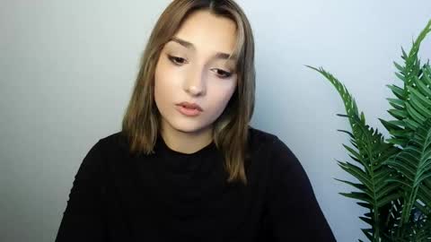 Snapshot of veryveryshygirl chatting on May 10, 11:59 am Ana online show from May 10, 11:59 am