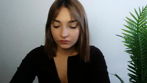 Snapshot of veryveryshygirl chatting on May 13, 1:30 pm Ana online show from May 13, 1:30 pm