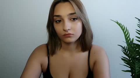 Snapshot of veryveryshygirl chatting on May 25, 7:25 am Ana online show from May 25, 7:25 am