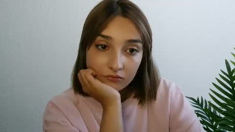 Snapshot of veryveryshygirl chatting on June 24, 12:37 pm Ana online show from June 24, 12:37 pm