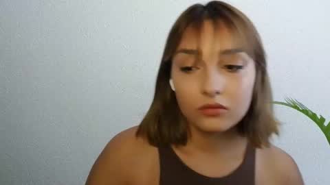 Snapshot of veryveryshygirl chatting on June 28, 10:54 am Ana online show from June 28, 10:54 am
