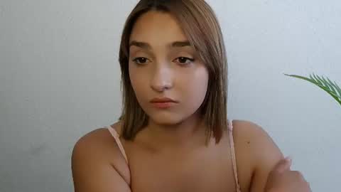 Snapshot of veryveryshygirl chatting on July 13, 11:02 am Ana online show from July 13, 11:02 am