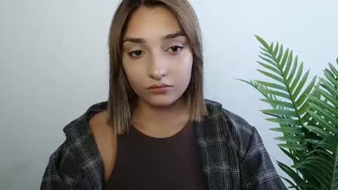Snapshot of veryveryshygirl chatting on July 20, 10:39 am Ana online show from July 20, 10:39 am