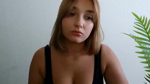 Snapshot of veryveryshygirl chatting on July 28, 2:13 pm Ana online show from July 28, 2:13 pm