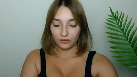 Snapshot of veryveryshygirl chatting on July 28, 6:20 pm Ana online show from July 28, 6:20 pm