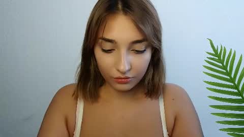 Snapshot of veryveryshygirl chatting on August 1, 12:04 pm Ana online show from August 1, 12:04 pm