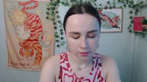 Snapshot of veryveryvery_shy chatting on May 22, 5:36 am veryveryvery_shy online show from May 22, 5:36 am