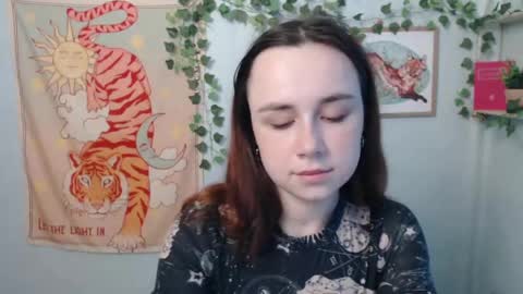 Snapshot of veryveryvery_shy chatting on May 28, 5:49 am veryveryvery_shy online show from May 28, 5:49 am