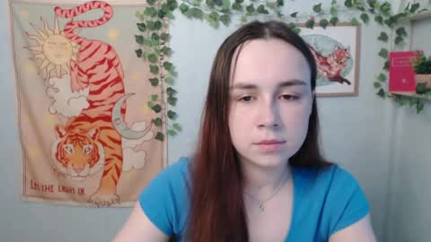 Snapshot of veryveryvery_shy chatting on June 1, 5:42 am veryveryvery_shy online show from June 1, 5:42 am