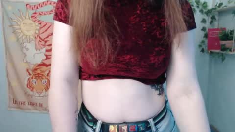 Snapshot of veryveryvery_shy chatting on June 6, 5:45 am veryveryvery_shy online show from June 6, 5:45 am