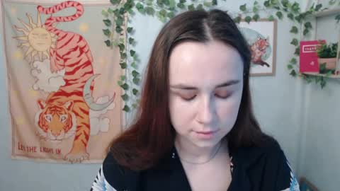 Snapshot of veryveryvery_shy chatting on June 8, 5:30 am veryveryvery_shy online show from June 8, 5:30 am