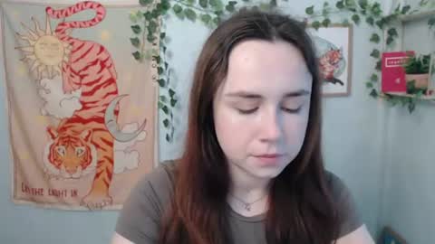 Snapshot of veryveryvery_shy chatting on June 13, 5:38 am veryveryvery_shy online show from June 13, 5:38 am