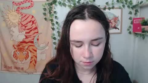 Snapshot of veryveryvery_shy chatting on June 15, 5:42 am veryveryvery_shy online show from June 15, 5:42 am