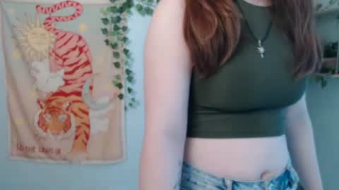 Snapshot of veryveryvery_shy chatting on June 29, 10:15 am veryveryvery_shy online show from June 29, 10:15 am