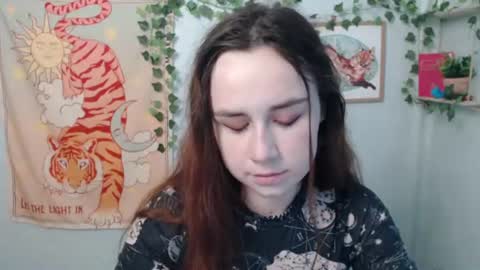 Snapshot of veryveryvery_shy chatting on July 9, 6:06 am veryveryvery_shy online show from July 9, 6:06 am