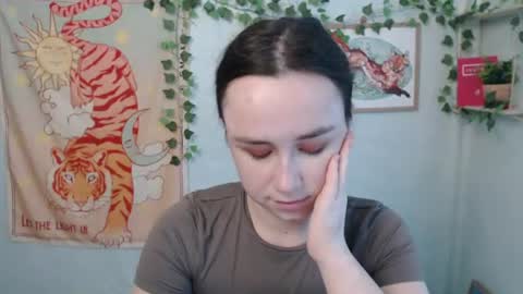 Snapshot of veryveryvery_shy chatting on July 14, 10:21 am veryveryvery_shy online show from July 14, 10:21 am